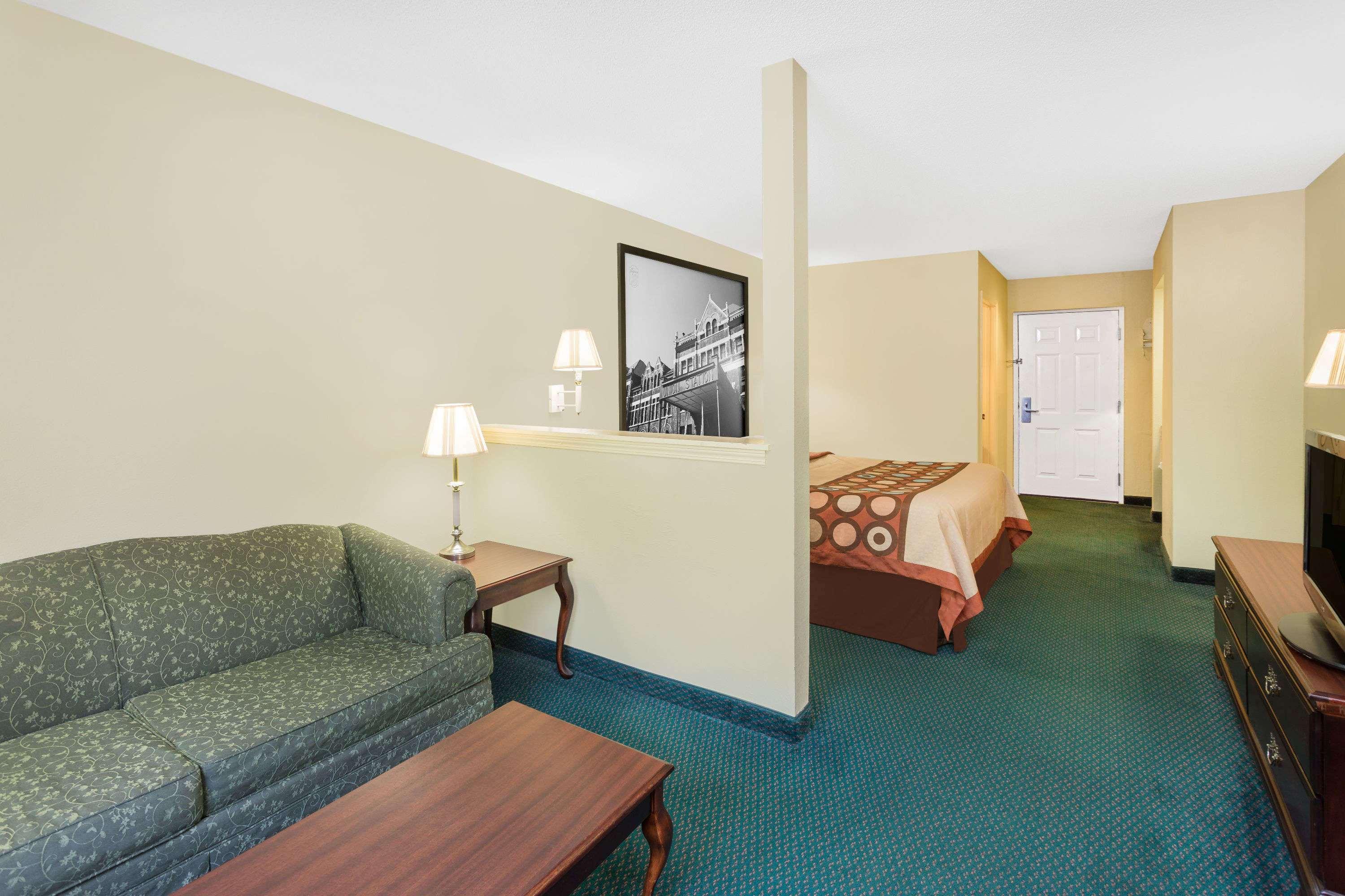 Super 8 By Wyndham I-65 Motel