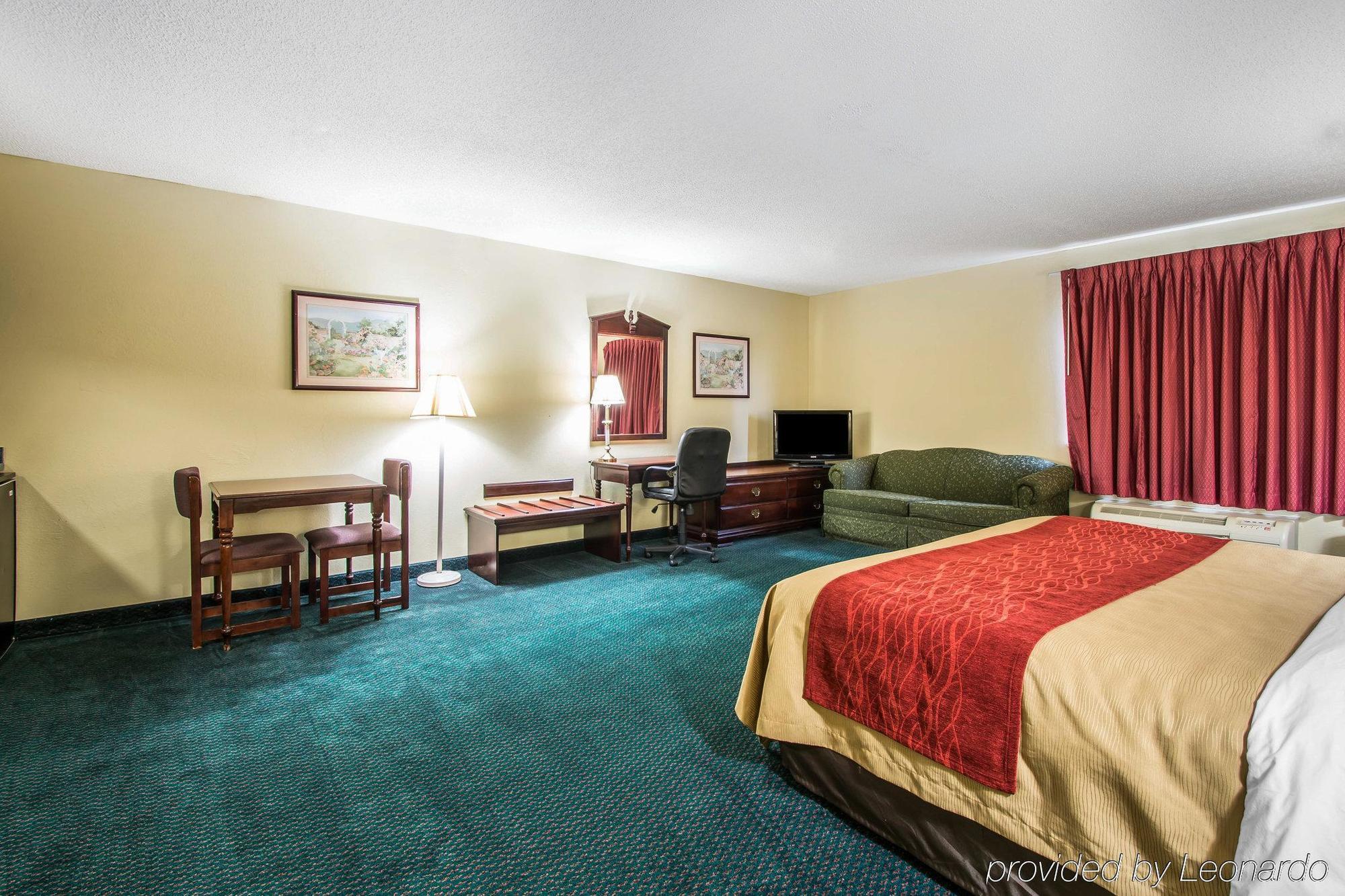 Super 8 By Wyndham I-65 3*