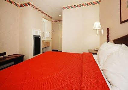 Super 8 By Wyndham I-65 Motel Montgomery